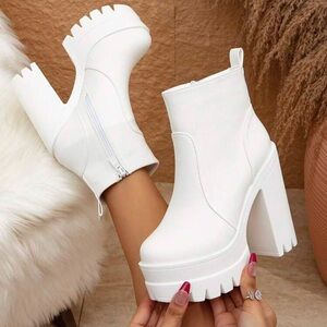 Stylish White Platform Ankle Boots size 9